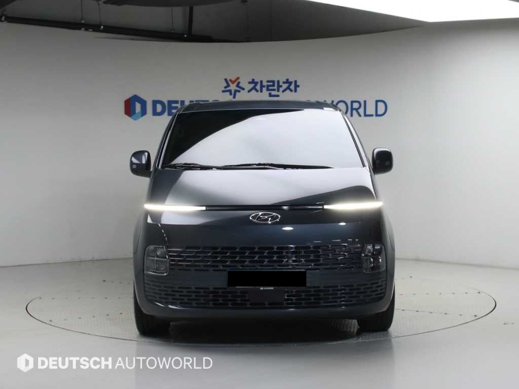 Hyundai Staria — photo 03
