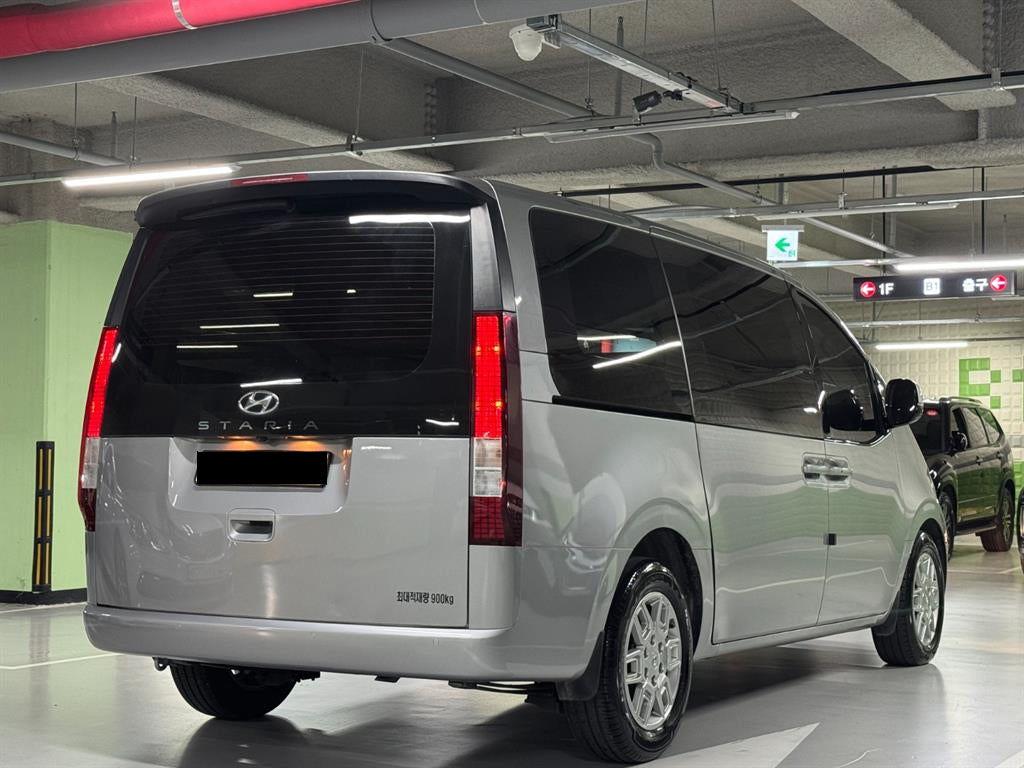 Hyundai Staria — photo 03