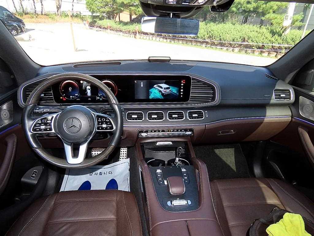 Mercedes-Benz GLS-Class — photo 07