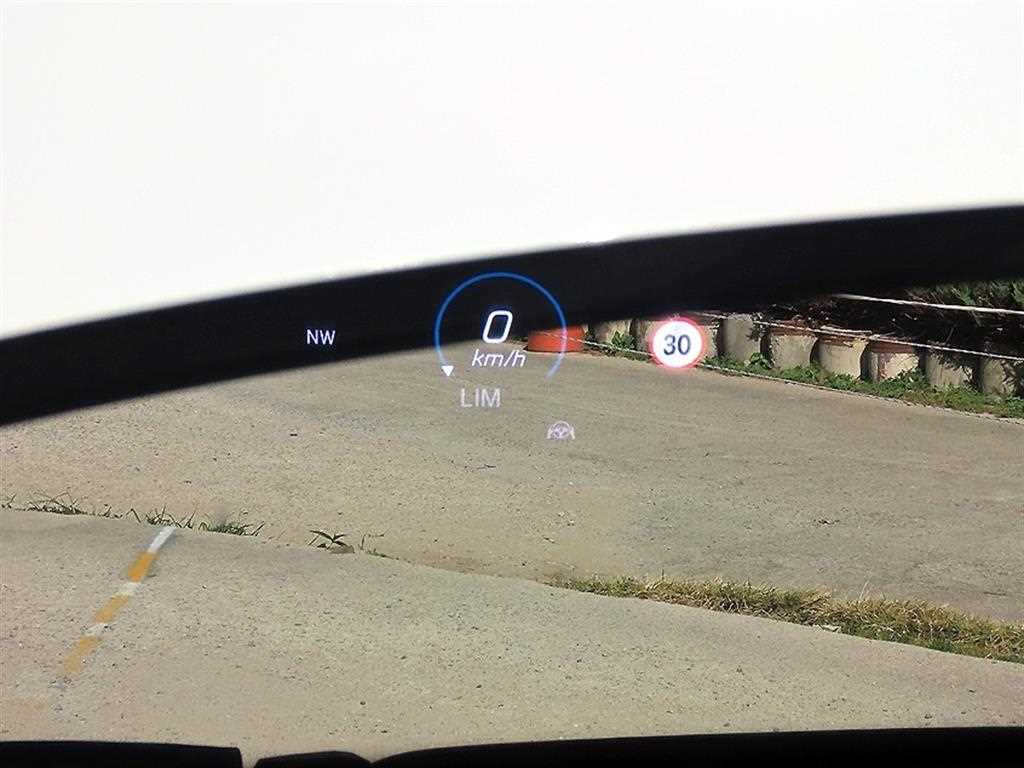 Mercedes-Benz GLS-Class — photo 10