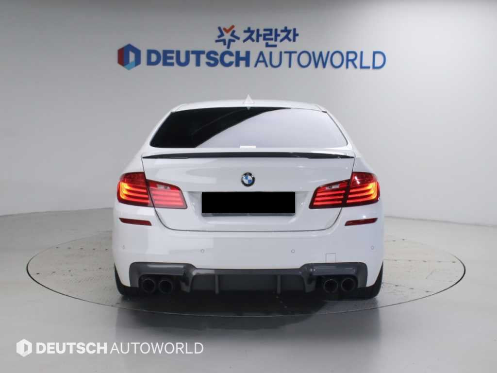 BMW 5-Series — photo 04