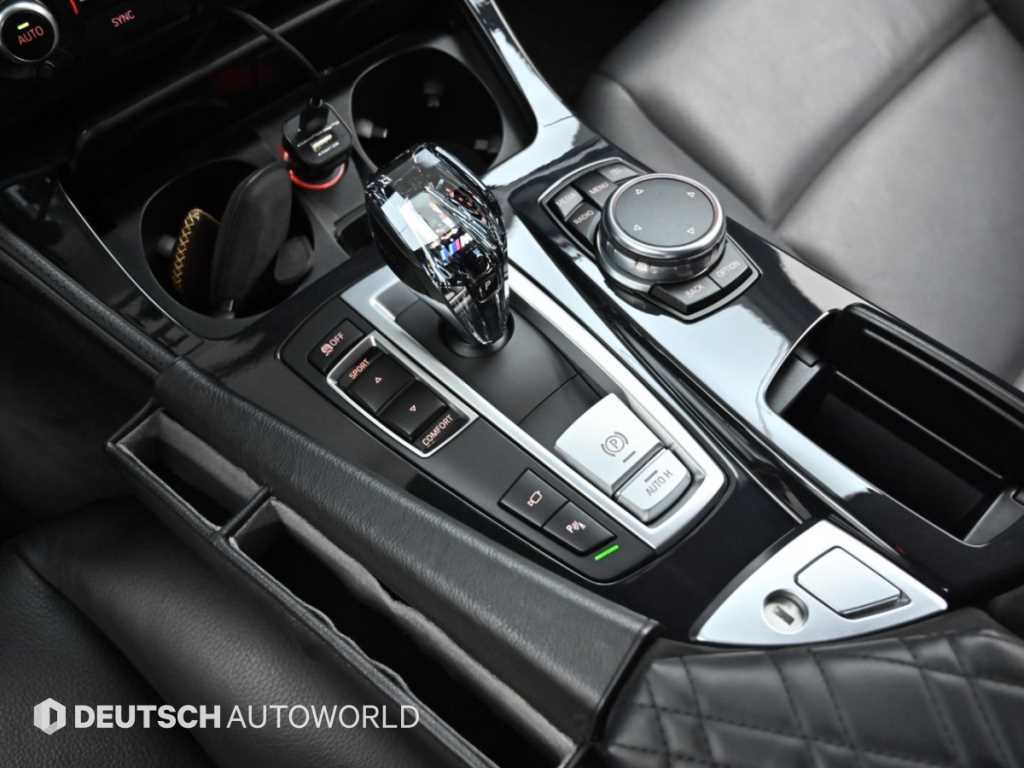 BMW 5-Series — photo 09