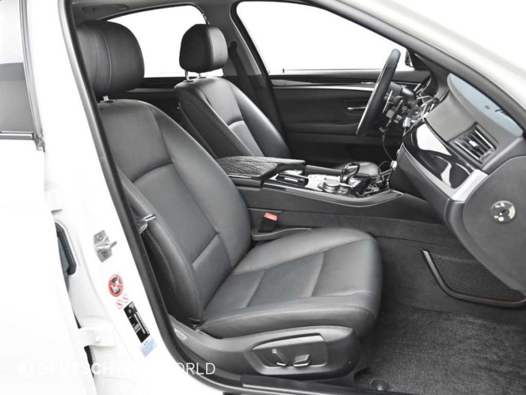 BMW 5-Series — photo 10