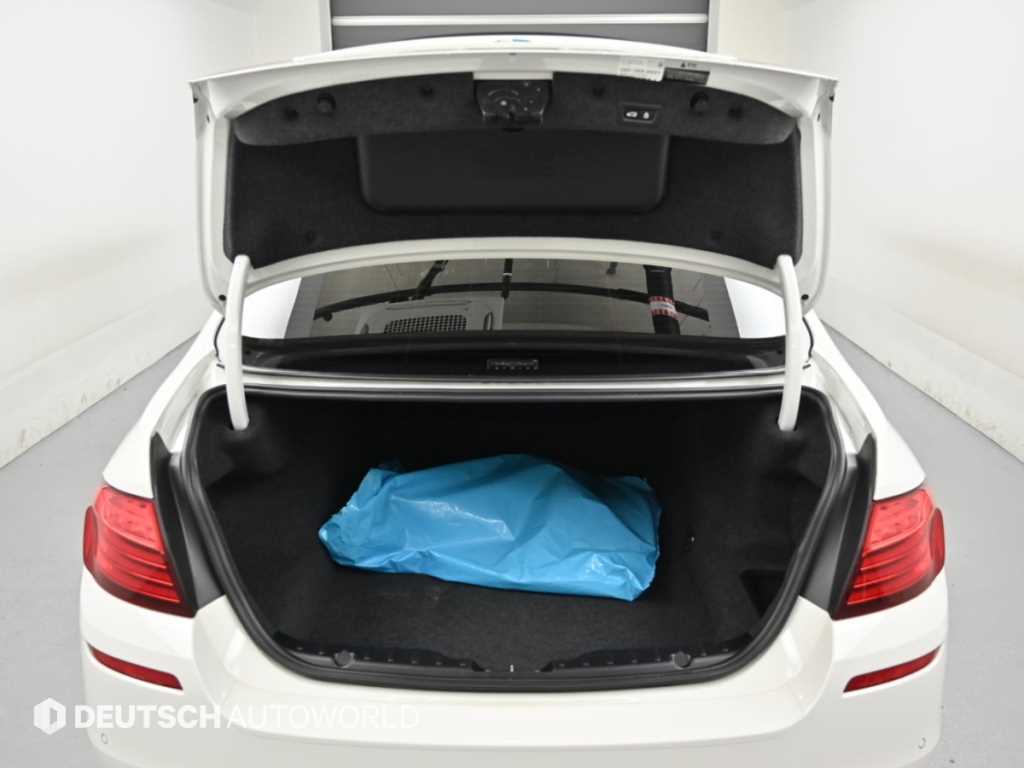 BMW 5-Series — photo 19