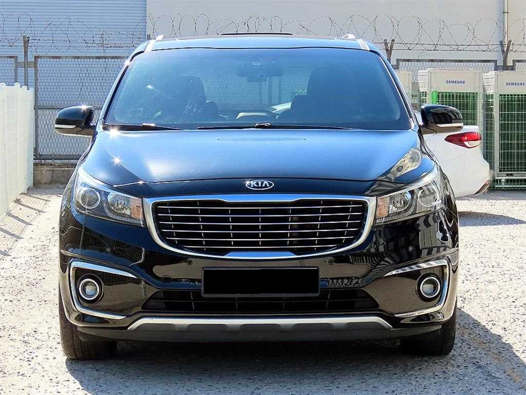 Kia Carnival — photo 01