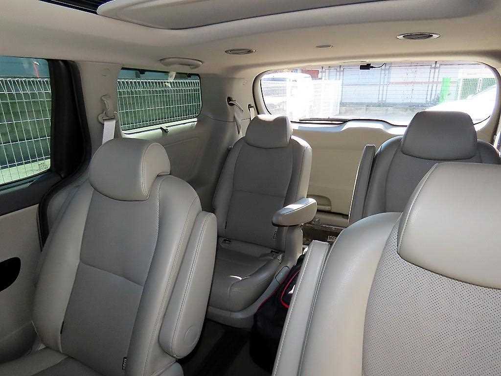 Kia Carnival — photo 07