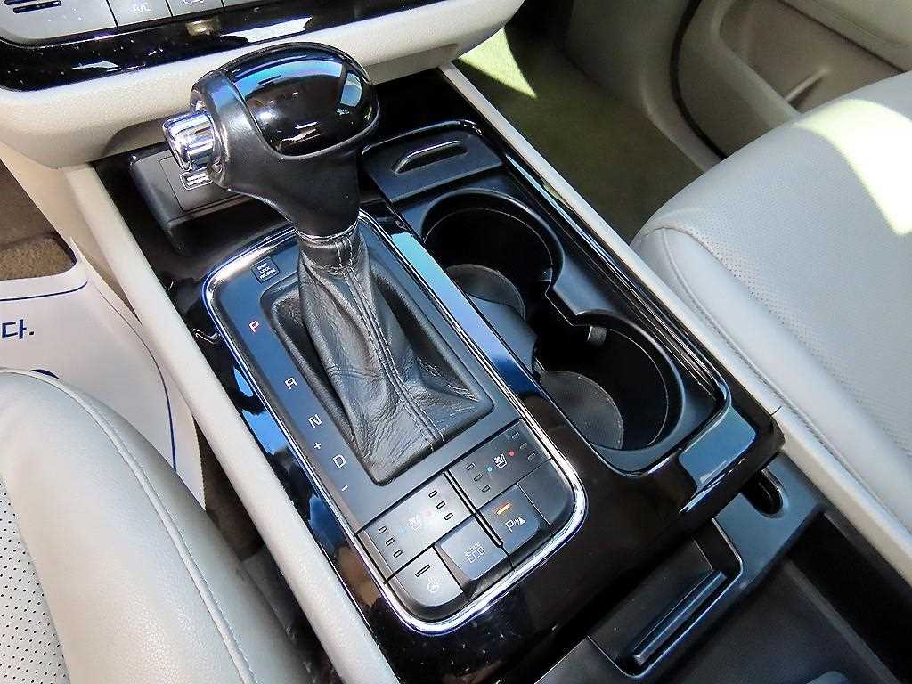 Kia Carnival — photo 11