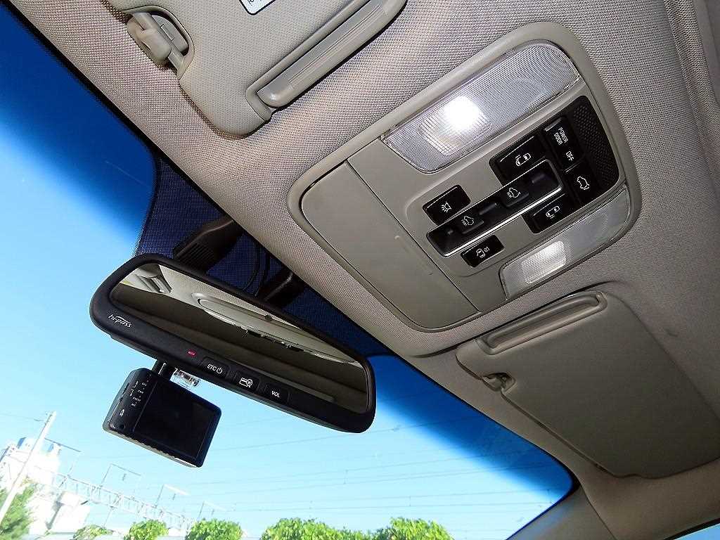Kia Carnival — photo 16
