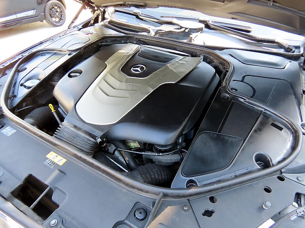 Mercedes-Benz S-Class — photo 19