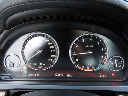 BMW 7-Series — photo 09