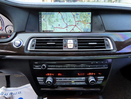 BMW 7-Series — photo 13