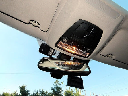 BMW 7-Series — photo 14