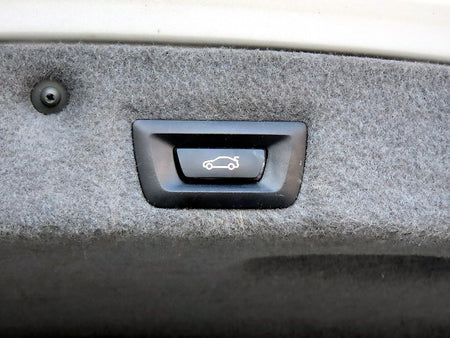 BMW 7-Series — photo 16