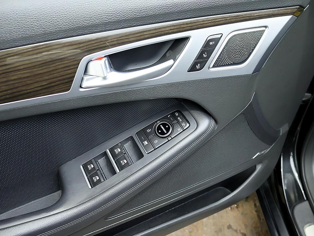 Genesis G80 — photo 13