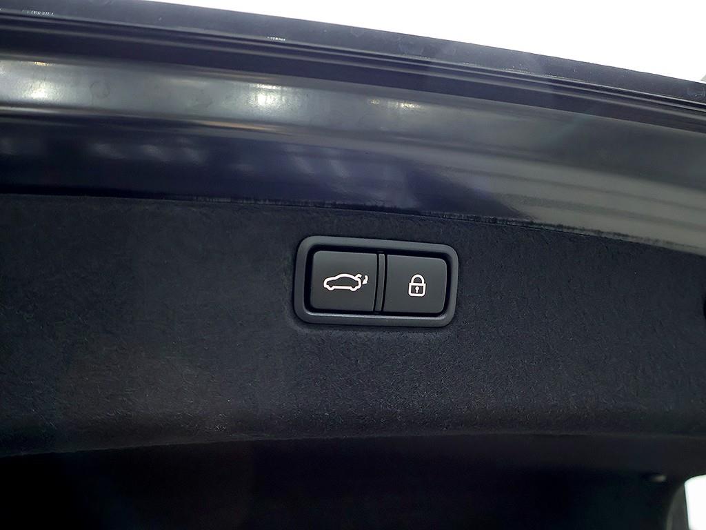 Genesis G80 — photo 16