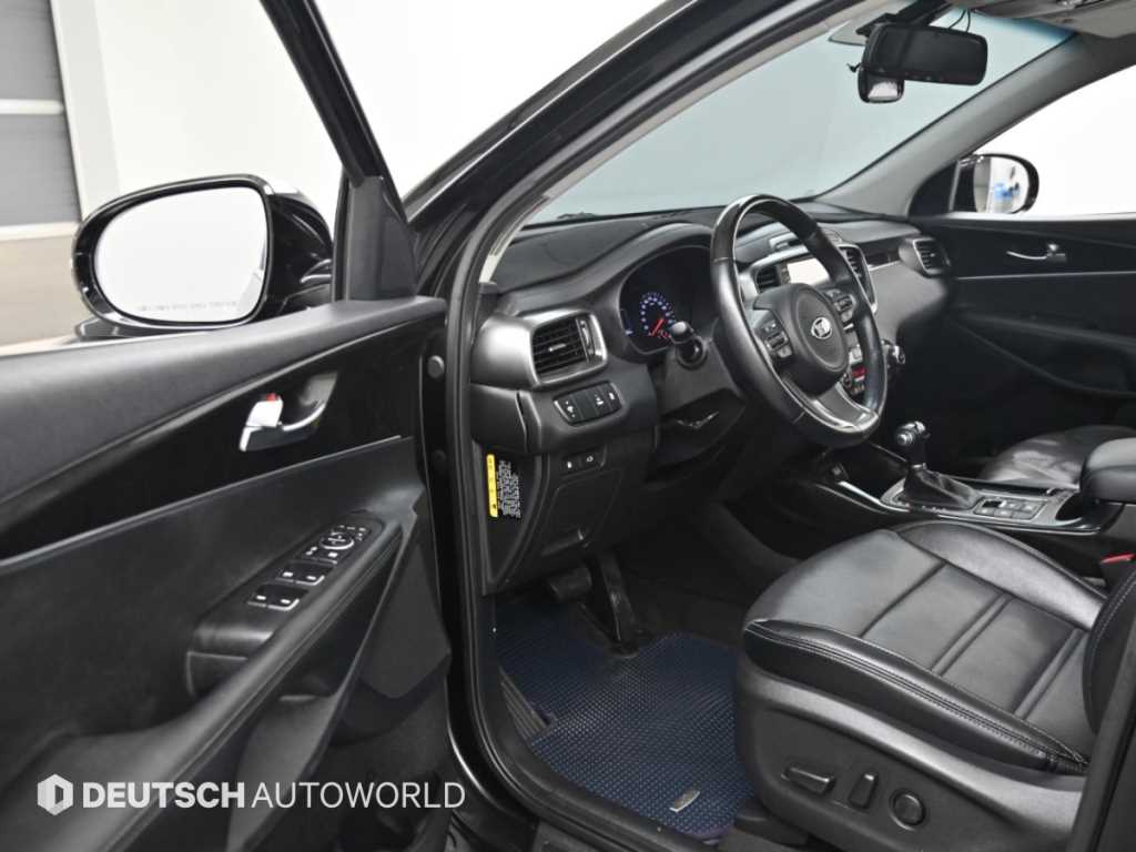 Kia Sorento — photo 11