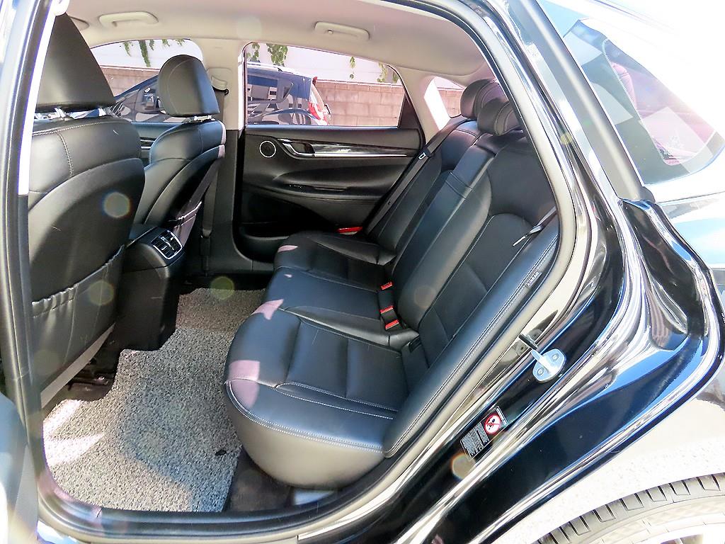 Hyundai Grandeur — photo 06