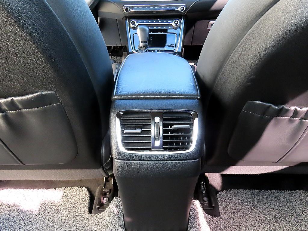 Hyundai Grandeur — photo 18