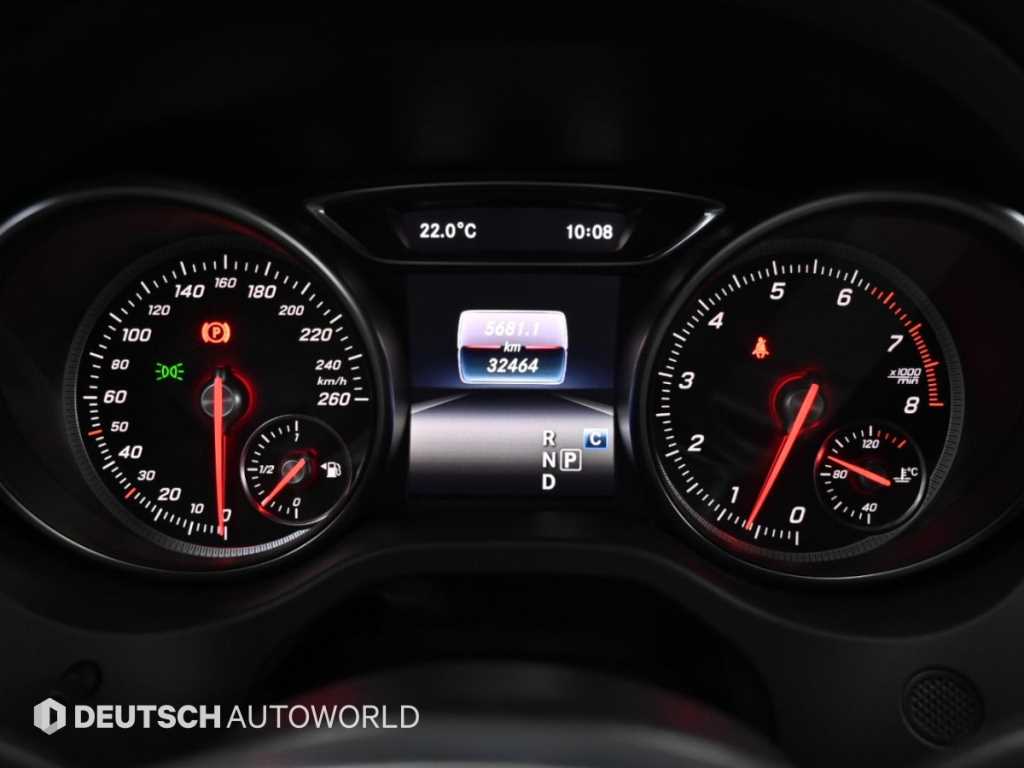Mercedes-Benz CLA-Class — photo 08