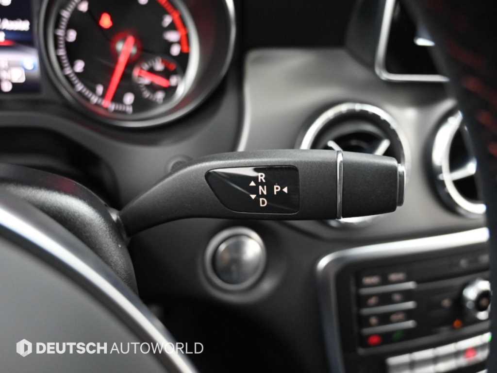 Mercedes-Benz CLA-Class — photo 09