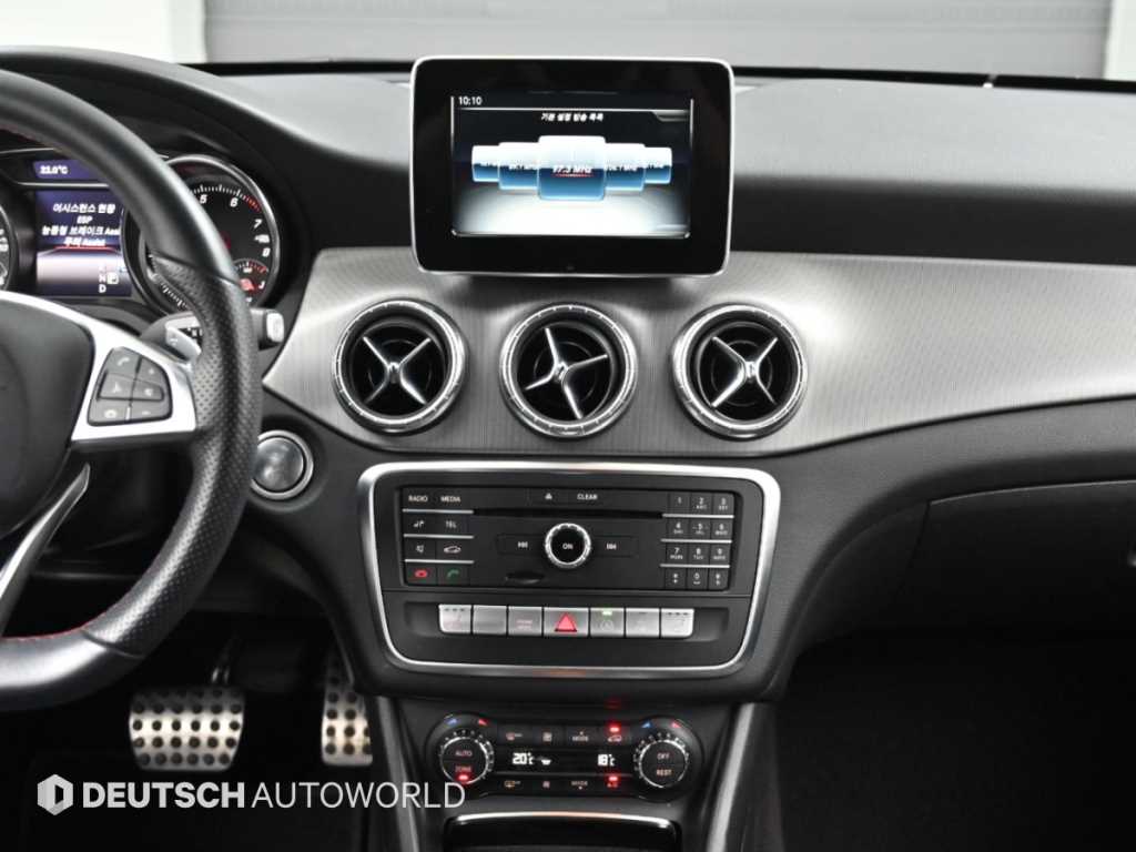 Mercedes-Benz CLA-Class — photo 14