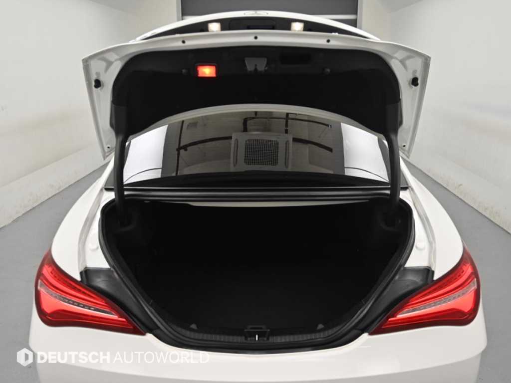 Mercedes-Benz CLA-Class — photo 19