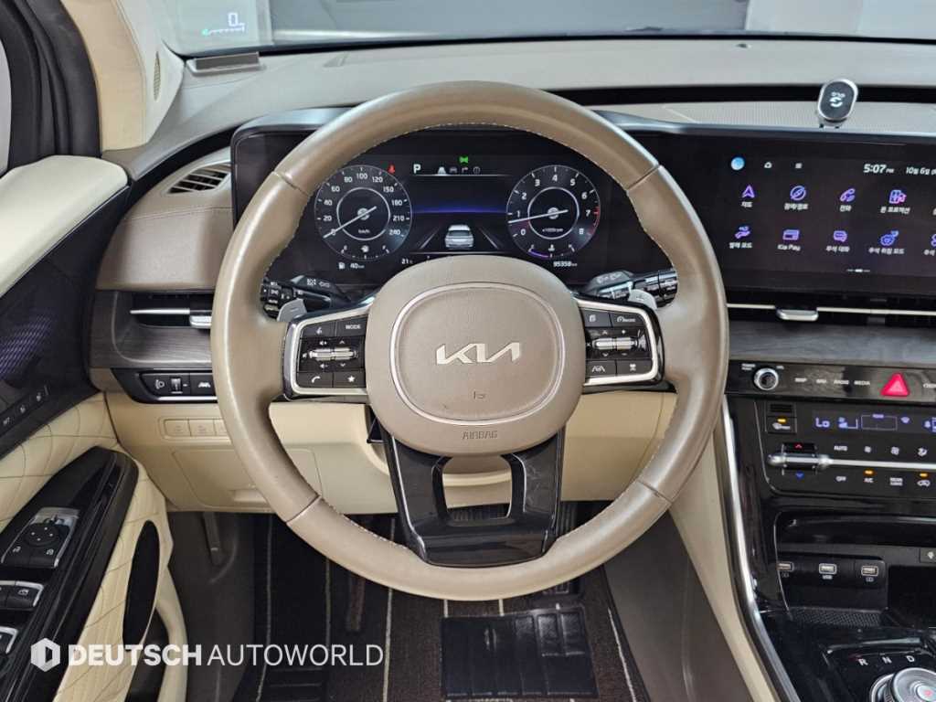 Kia Carnival — photo 13