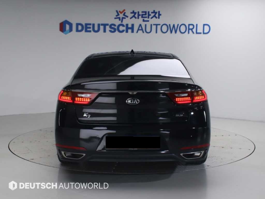 Kia K7 — photo 04