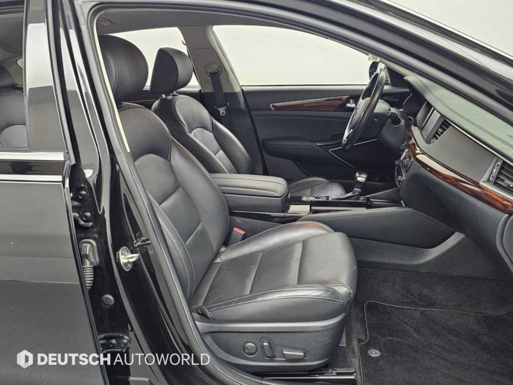 Kia K7 — photo 10