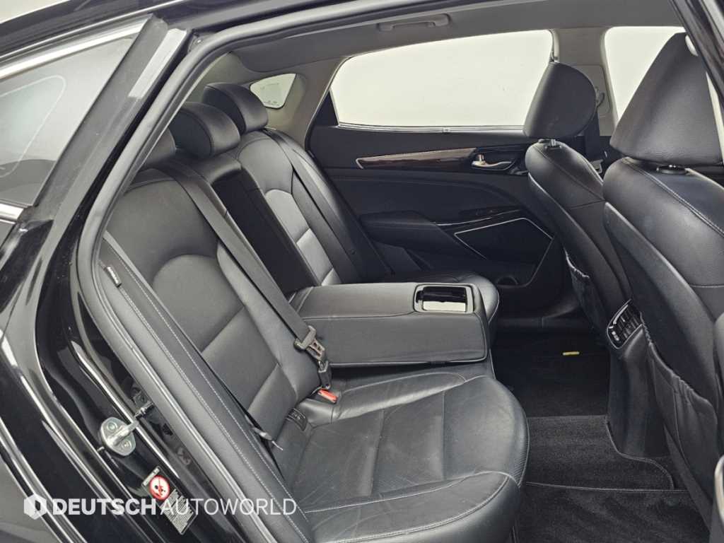 Kia K7 — photo 12