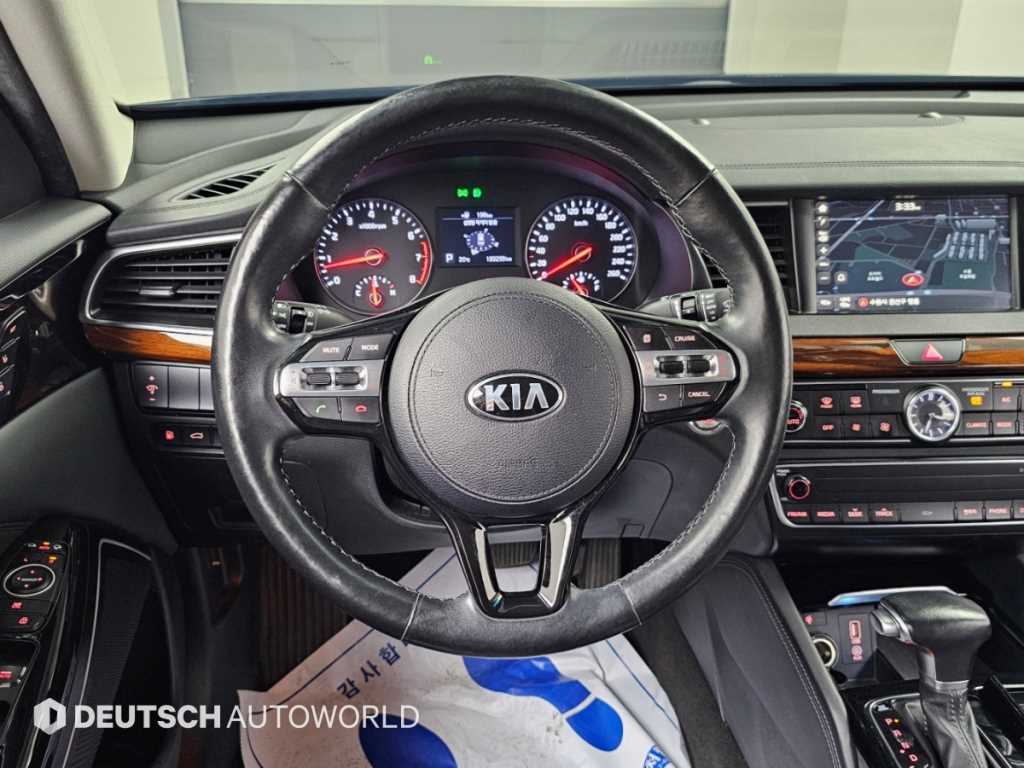 Kia K7 — photo 13