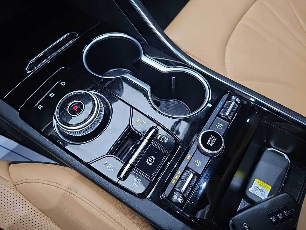 Kia K5 — photo 08