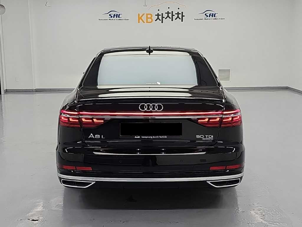 Audi A8 — photo 03