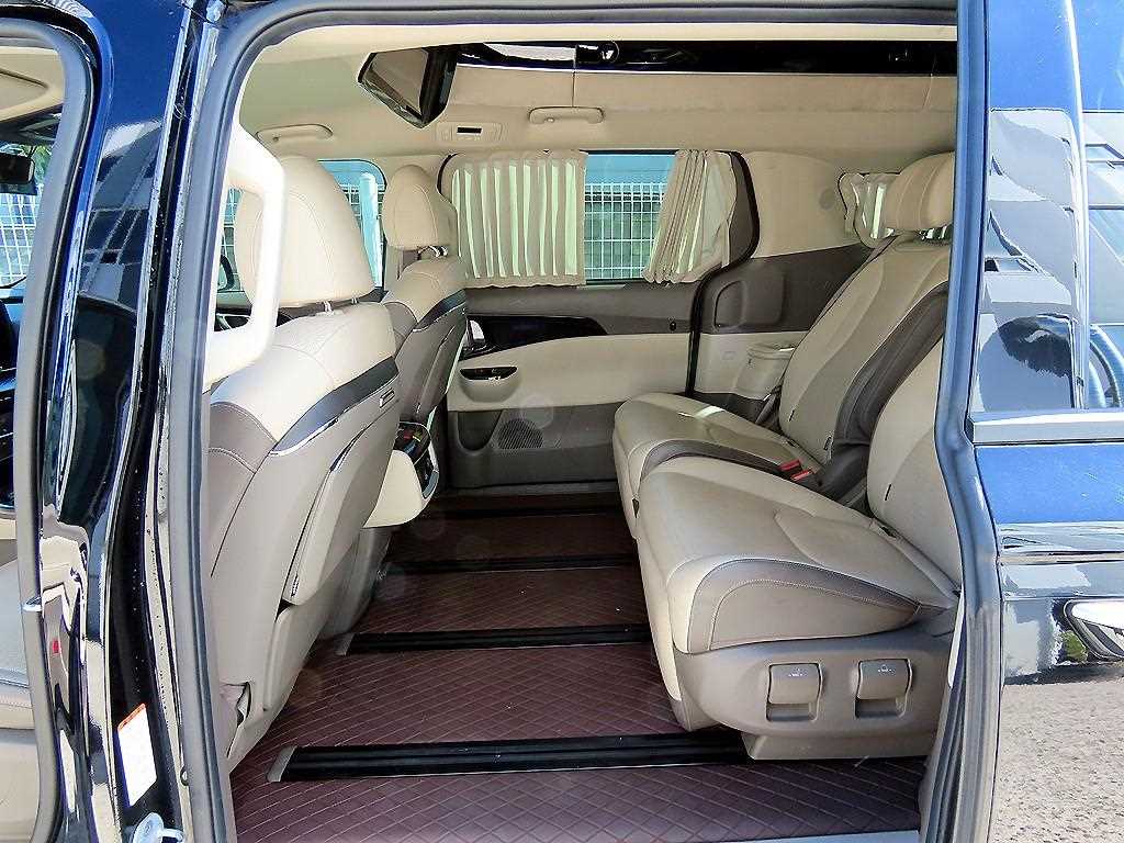 Kia Carnival — photo 07