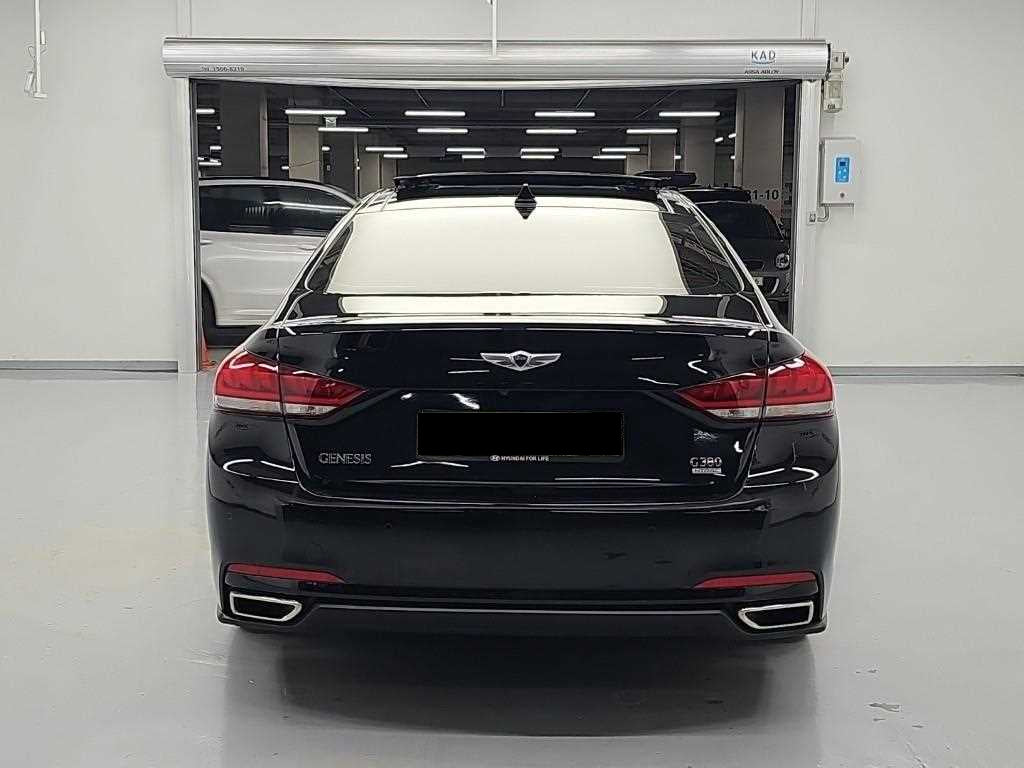 Hyundai Genesis — photo 03