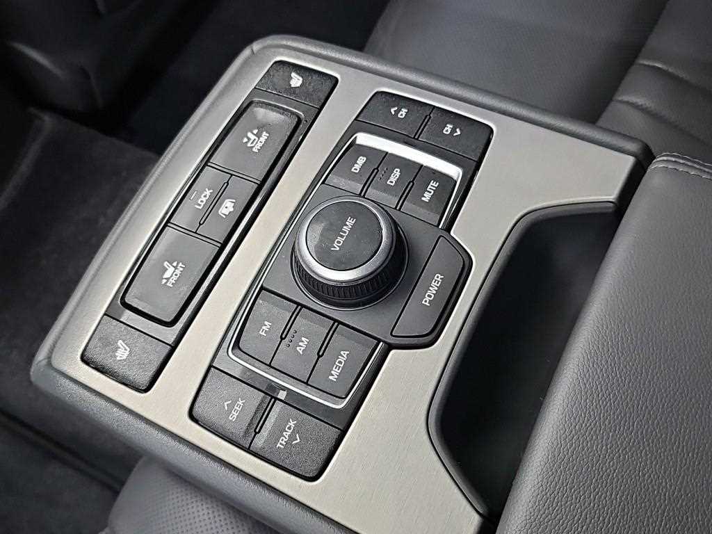 Hyundai Genesis — photo 14