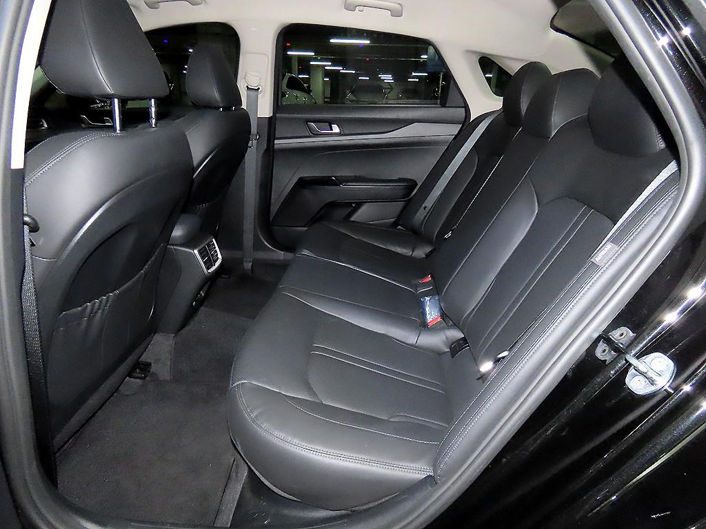 Kia K5 — photo 07