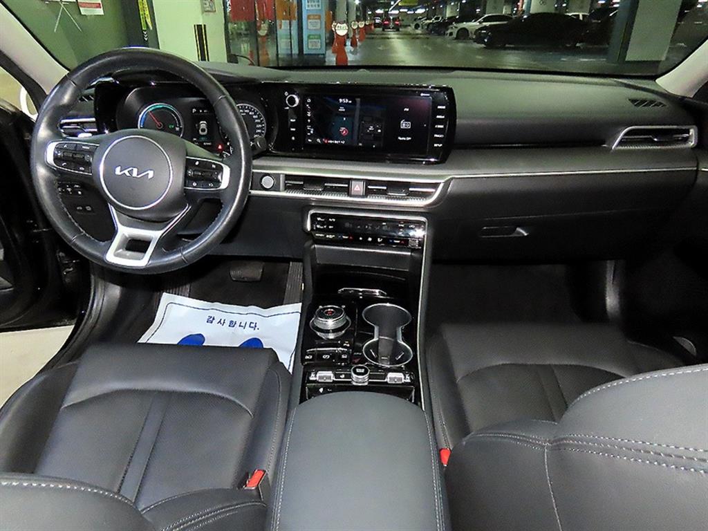Kia K5 — photo 09
