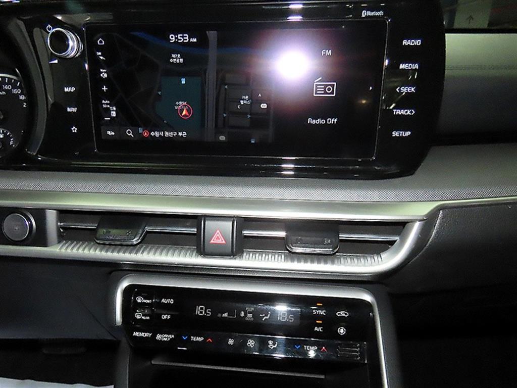 Kia K5 — photo 10