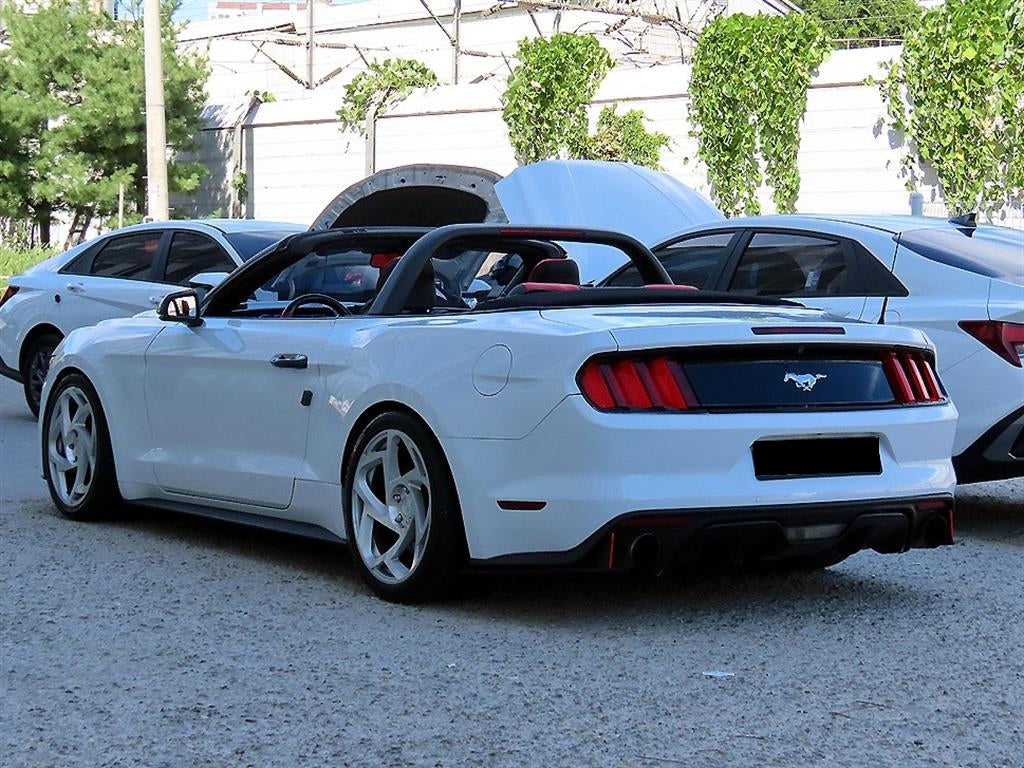 Ford Mustang — photo 03
