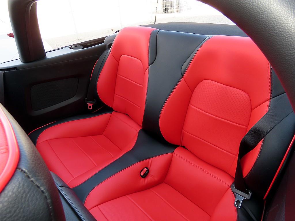 Ford Mustang — photo 11