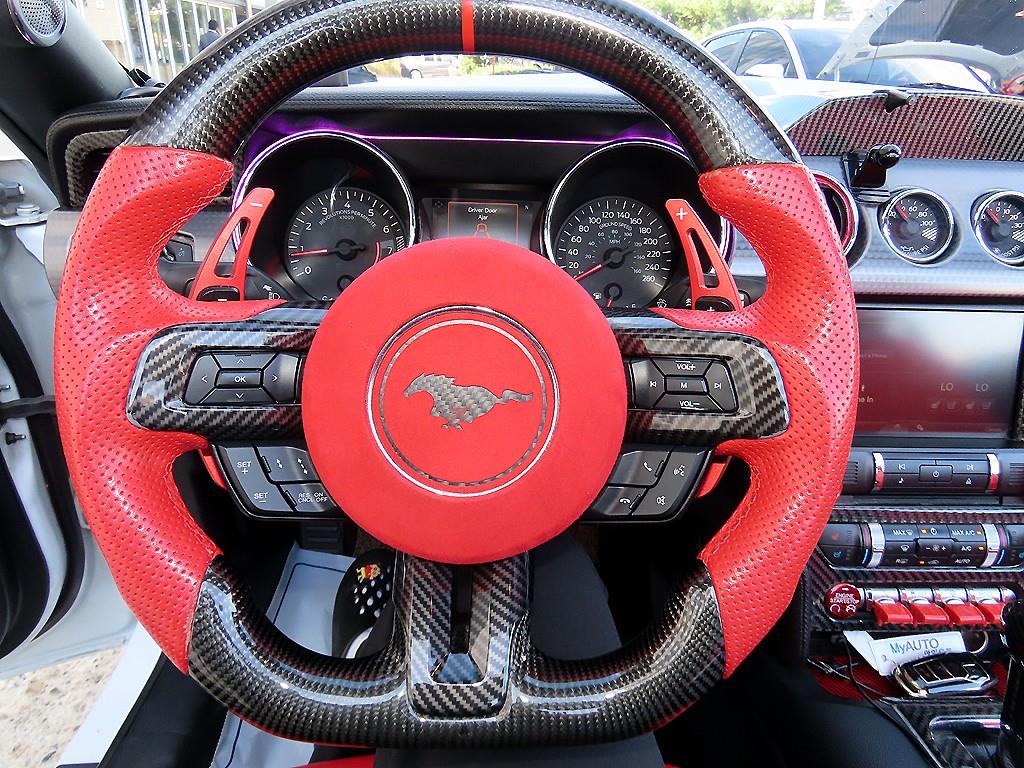 Ford Mustang — photo 13