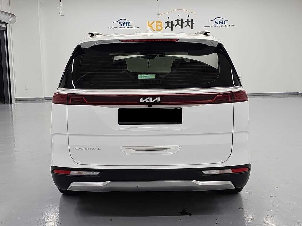 Kia Carnival — photo 03