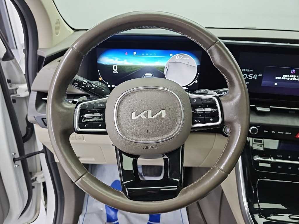 Kia Carnival — photo 09