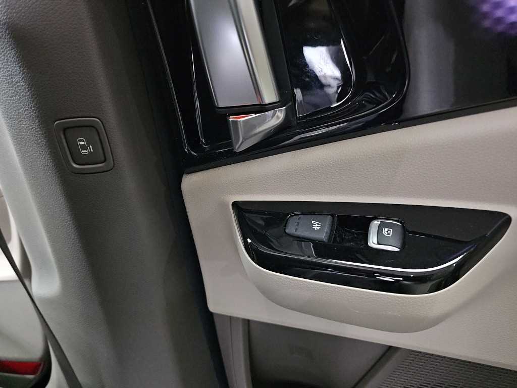 Kia Carnival — photo 14