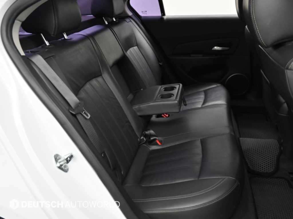 CHEVROLET Cruze — photo 12
