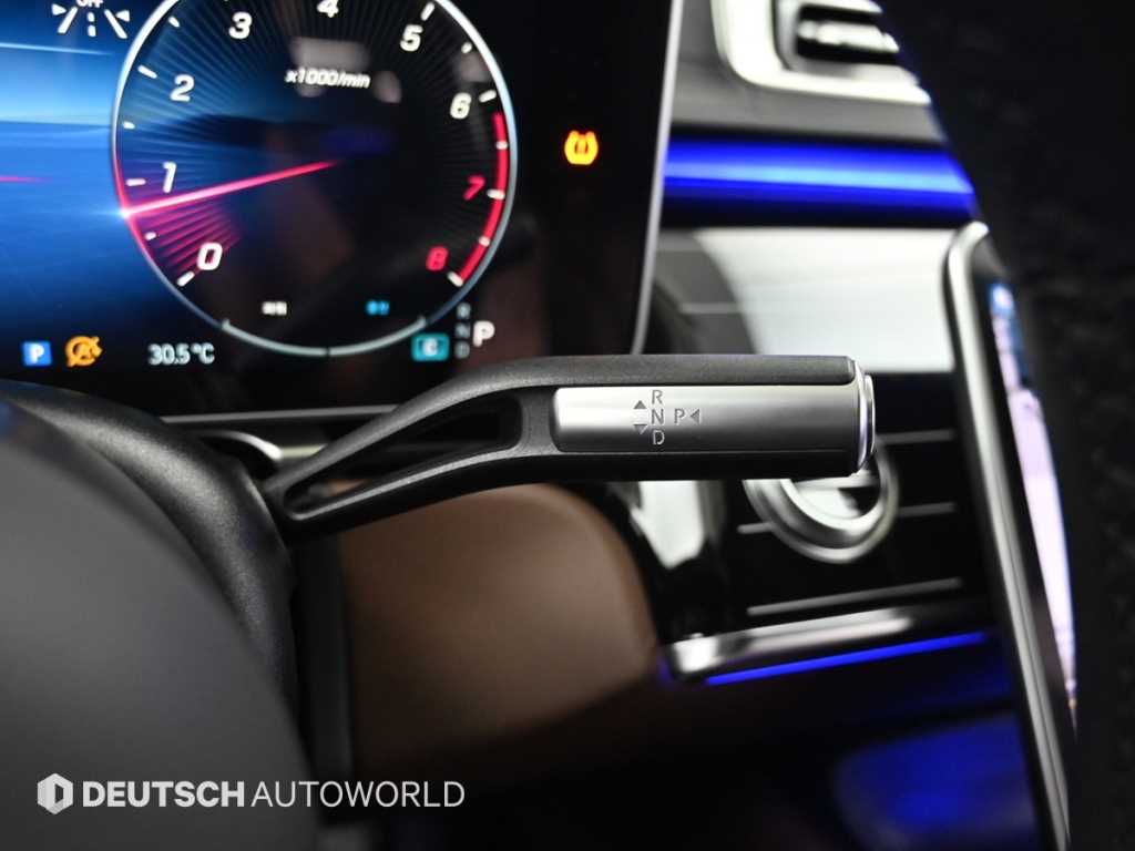 Mercedes-Benz S-Class — photo 09