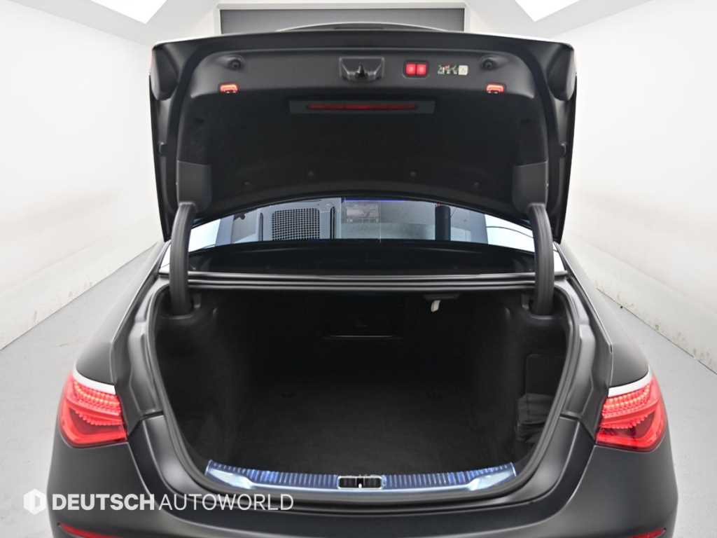 Mercedes-Benz S-Class — photo 19