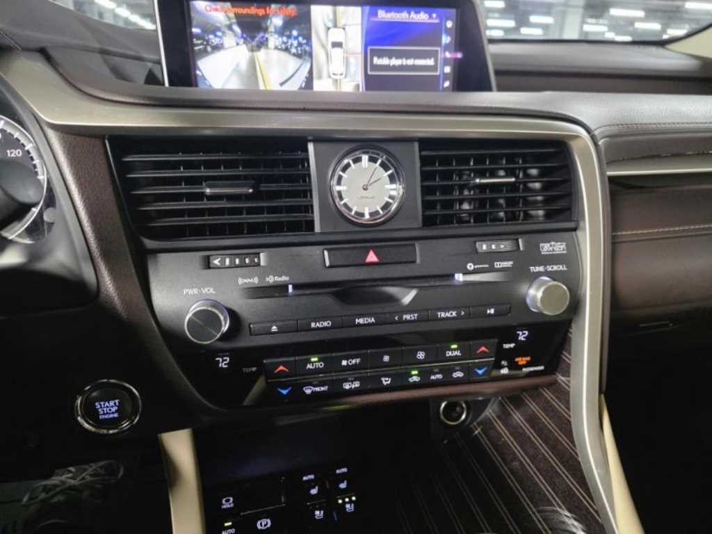 Lexus RX — photo 13