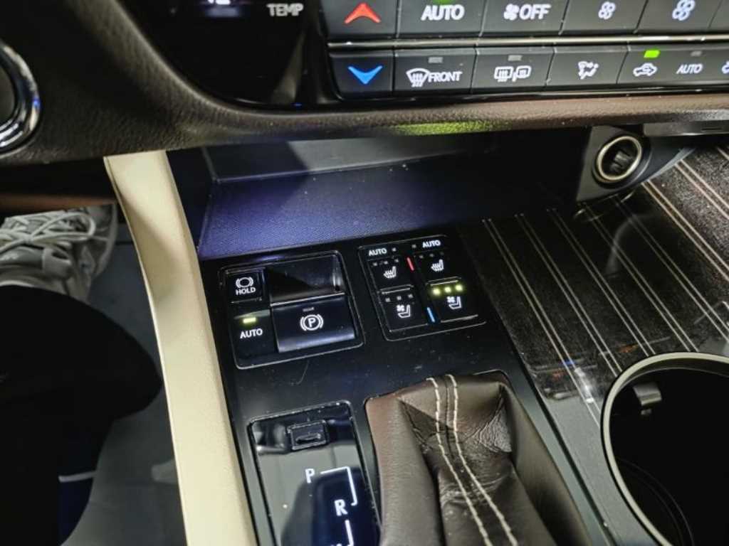 Lexus RX — photo 14